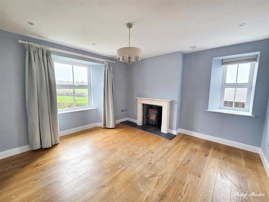 4 bedroom detached house to rent - Photo 1