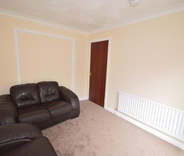 4 bedroom detached house to rent - Photo 3
