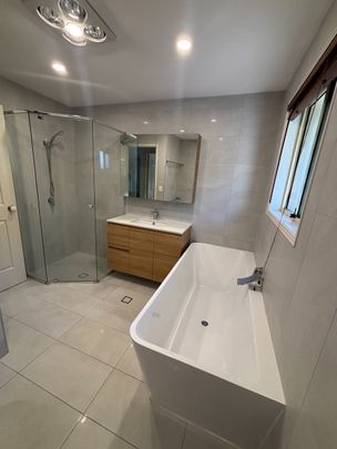 Stylish 3-Bedroom Family Home in Prime Parkwood Location - Photo 1