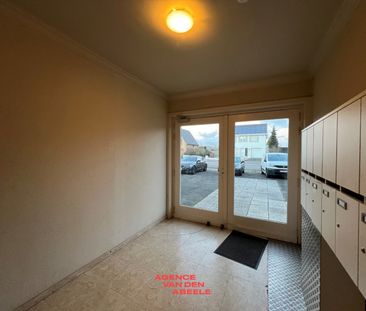 Gelijkvloers appartement met 2 slaapkamers nabij het centrum - Photo 1