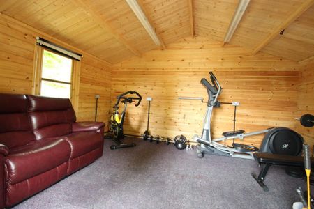 4 bedroom bungalow to rent - Photo 4