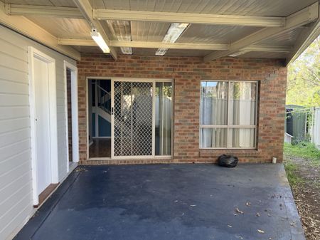 Rooms / 89 Ambleside Circuit, Lakelands NSW 2282 - Photo 4