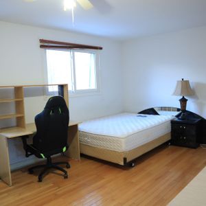 For Lease - 19 Bards Walk Way Unit# Master Room, Toronto, Ontario - Photo 2