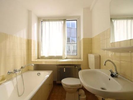 STUDENTEN AUFGEPASST! SCHICKES APARTMENT MIT NEUEM BAD AUF DER HOCHSTRASSE ZU MIETEN! - Photo 5