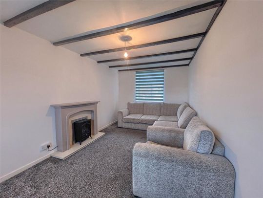 3 bedroom end of terrace house to rent - Photo 1