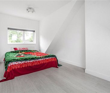 Cedar Way, Guildford, Surrey, GU1 1JF - Photo 1
