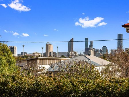 15 Saint Leonards Street, Coorparoo QLD 4151 - House For Rent | Domain - Photo 5