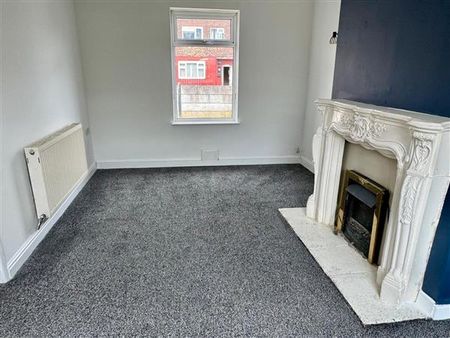 3 Bedroom Semi-Detached House For Rent in Cambrai Crescent, Manchester - Photo 5