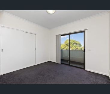 1/12 Illawarra Street, Glenroy, Vic 3046 - Photo 4