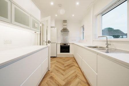 3 bedroom bungalow to rent - Photo 2