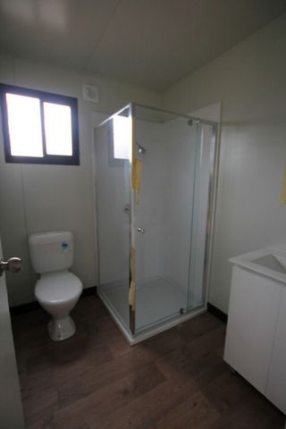 One Bedroom, Perfect for Singles. - Photo 5