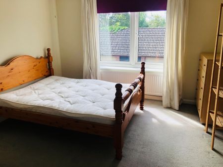 4 Bed End Terrace, Berkeley Close, SO15 - Photo 5