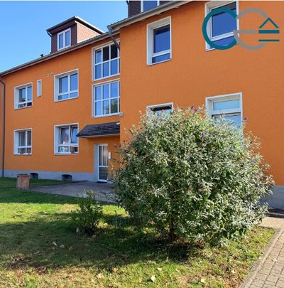 Schicke und renovierte 3-Zimmer-Wohnung in zentraler Lage mit Außenstellplatz! - Photo 1