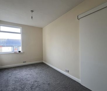 Victoria Road, Scarborough - Photo 2