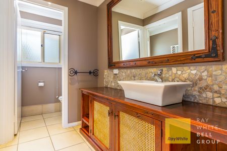 31 Akoonah Street, Hope Island QLD 4212 - House For Rent | Domain - Photo 3