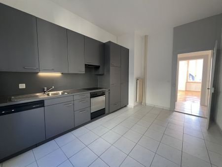 St-Imier, beautiful 3-room apartment with fitted kitchen - Photo 4