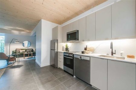 For Lease - 1598 Queen Street Unit# 302, Toronto, Ontario - Photo 4