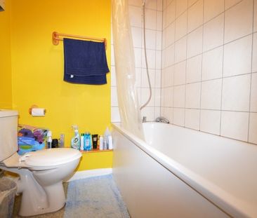 Queens Court, Queens Road, Slough,SL1 - Photo 3