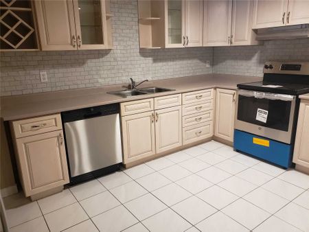 For Lease - 4244 Starlight Crescent Unit# Lower, Mississauga, Ontario - Photo 2