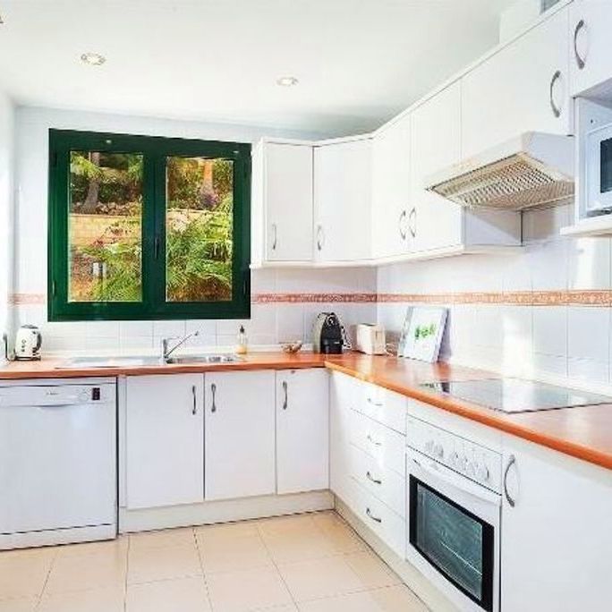 3 room luxury Flat for rent in Benalmádena, Andalusia - Photo 1