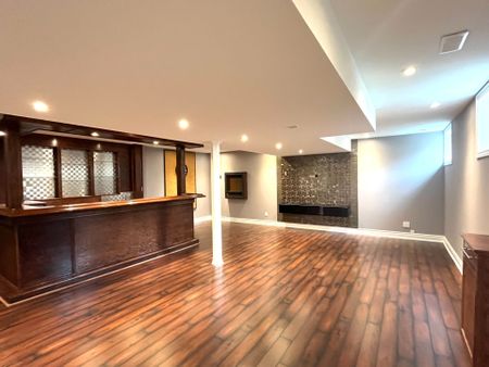 For Lease - 5256 Rome Crescent, Burlington, Ontario - Photo 3