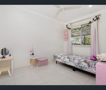 For Lease: Well-Presented Family Living with Generous Yard Space - Photo 2