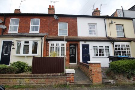 2 bed Terraced for rent - Photo 5