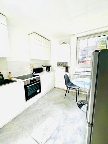 4 bedroom flat share to rent - Photo 2