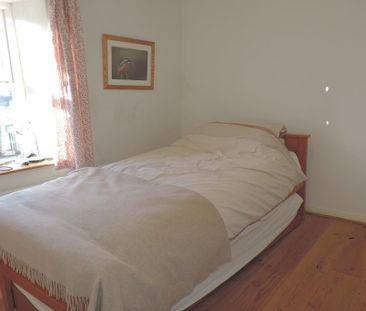 2 bedroom cottage to rent - Photo 2