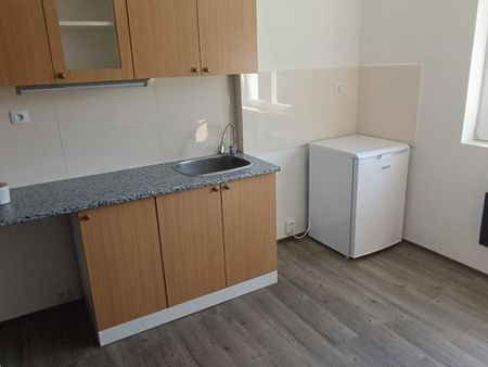 Pronájem bytu 1+kk 18 m2 - Fotografie 5