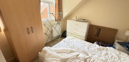 Cherry Croft Gardens, Pinner, Greater London, HA5 4JU - Photo 5