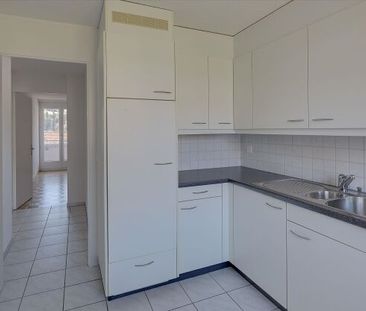 QUIET AND CENTRAL - Photo 3