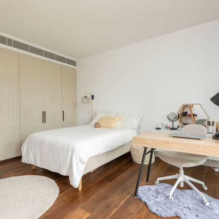 Exceptionally Presented & Modern Studio Apartment - Photo 3