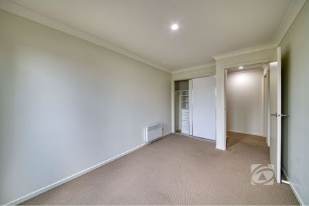 EFFORTLESS LIVING IN A PRIME LOCATION! - Photo 3