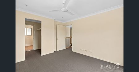 Modern 2 Storey Home in Quiet Street - Close to Esplanade - Photo 3
