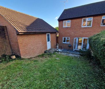 3 bedroom semi-detached house to rent - Photo 6