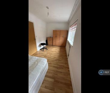 4 bedroom terraced house to rent - Photo 4