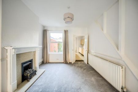 4 bedroom end of terrace house to rent - Photo 3