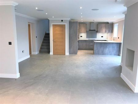 3 bedroom detached house to rent - Photo 2