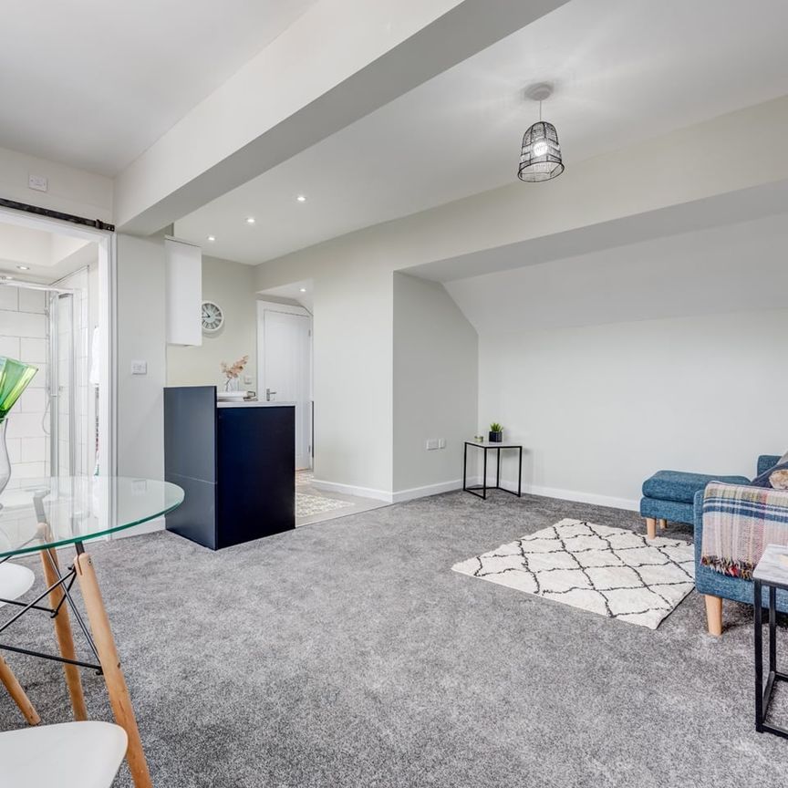 1 Bed Flat, Wynyard Road, S6 - Photo 1