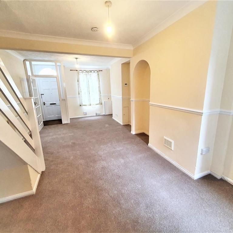 2 bedroom terraced house to rent - Photo 1