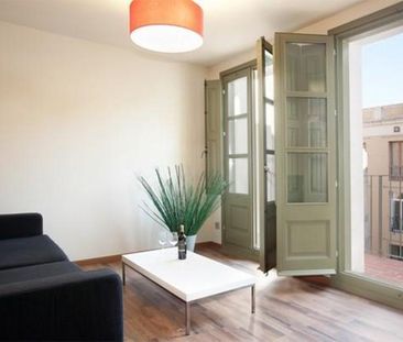 Gothic Quarter apartment with balcony close to Las Ramblas - Photo 1