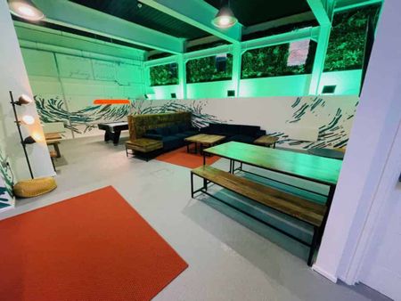 Large Studio - Photo 4