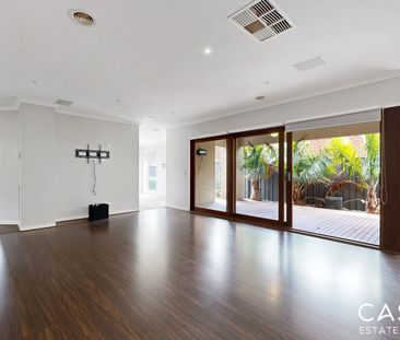 112 Selandra Boulevard, Clyde North - Photo 1