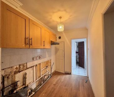 4 bedroom terraced house to rent - Photo 5