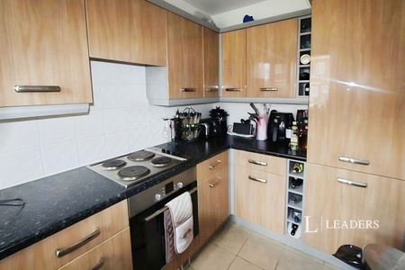 3 bedroom mid-terrace to rent The Pollards, Bourne PE10 - Photo 3