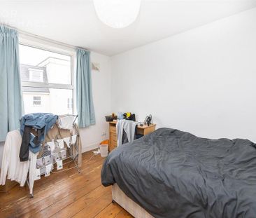 6 bedroom end of terrace house to rent - Photo 3