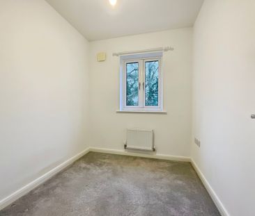 3 bedroom Semi-Detached House to let - Photo 6