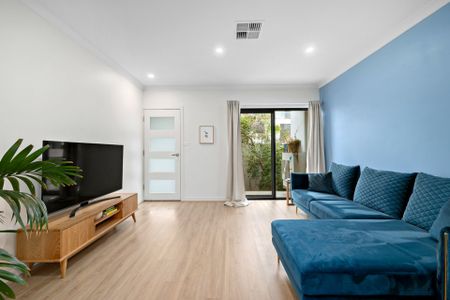 Stunning Tri Level Townhouse - Photo 2