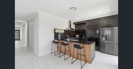 AMAZING, LOW MAINTENANCE 4x2x2 FAMILY HOME - Photo 2